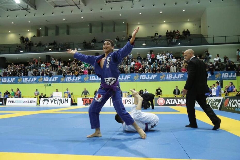 jiu jitsu gi vs no gi for beginners at Cobrinha BJJ